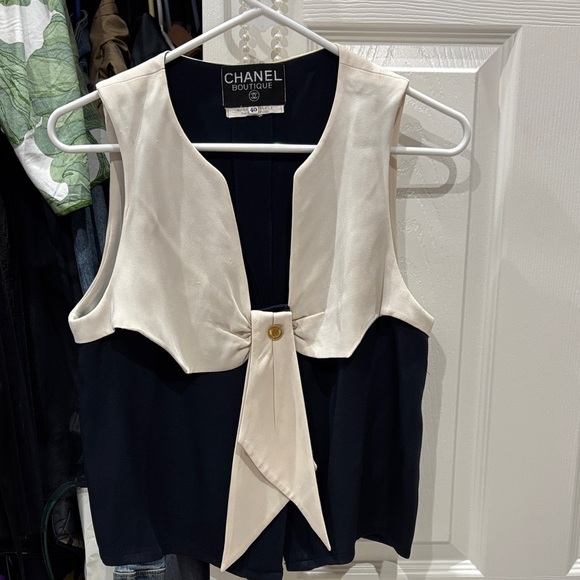 CHANEL Black and Cream Sleeveless Blouse - Picture 1 of 4